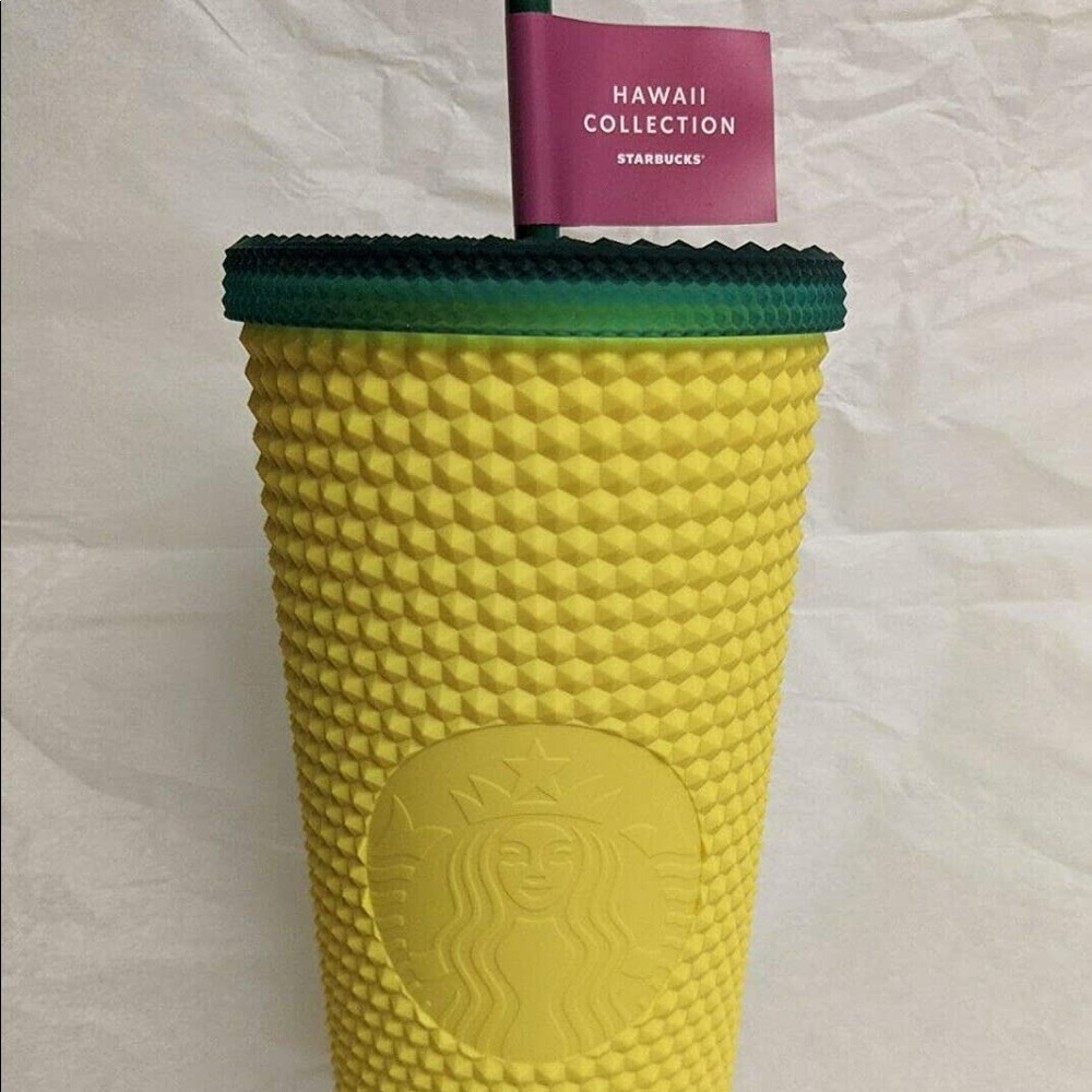Venti BNWT pineapple Hawaii 2020 studded tumbler
